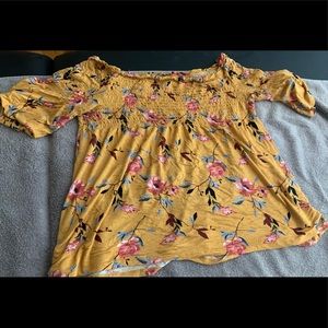 Cute yellow blouse